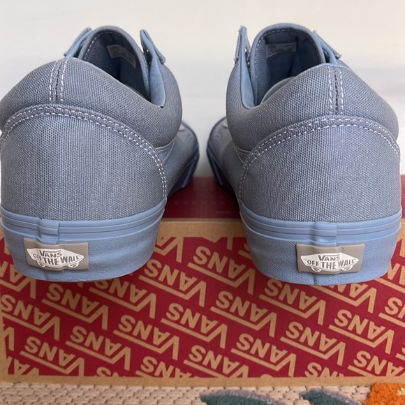 Vans Men’s Old Skool
Pastel Mono Dusty Blue
VN000CT8DSB
Sneakers - Picture 14 of 16